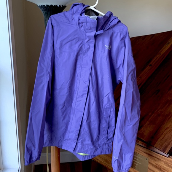 The North Face lightweight coat, HyVent, girls 10-12. - Picture 6 of 10